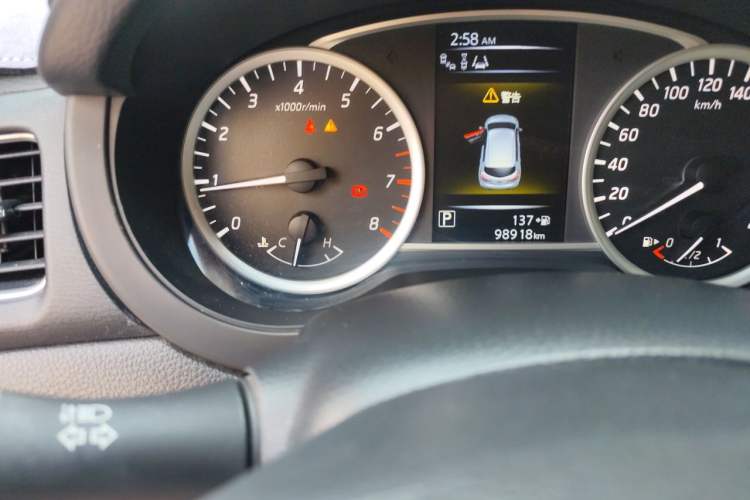 Used Nissan Tiida 2016 1.6L CVT Smart Drive Edition Odometer Close Up