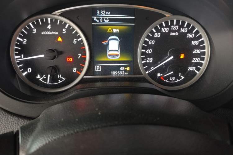 Used Nissan Tiida 2016 1.6L CVT Smart Drive Edition Odometer Close Up