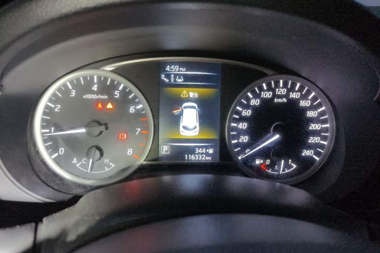 Used Nissan Tiida 2016 1.6L CVT Smart Drive Edition Odometer Close Up