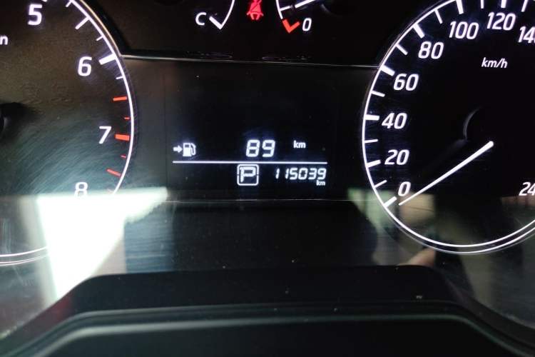 Used Nissan Tiida 2016 1.6L CVT Cool Dynamic Edition Odometer Close Up