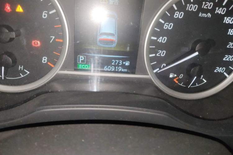 Used Nissan Tiida 2016 1.6L CVT Smart Drive Edition Odometer Close Up