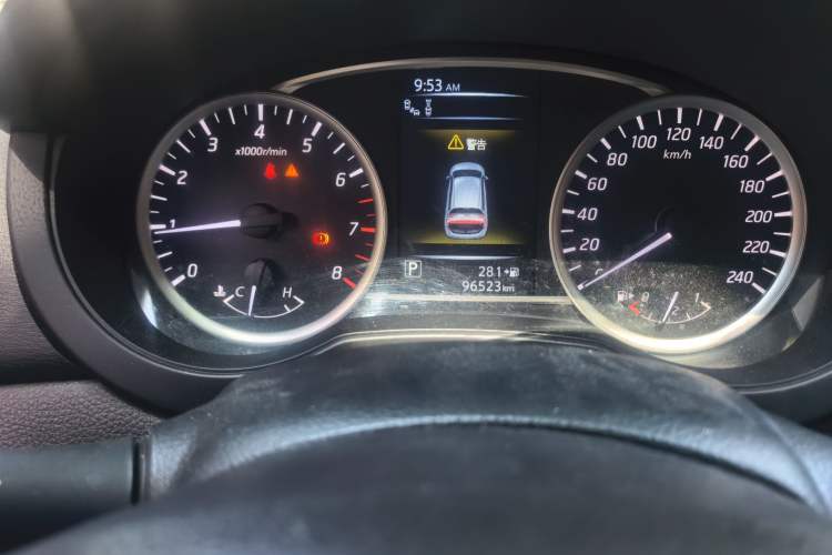 Used Nissan Tiida 2016 1.6L CVT Smart Drive Edition Odometer Close Up