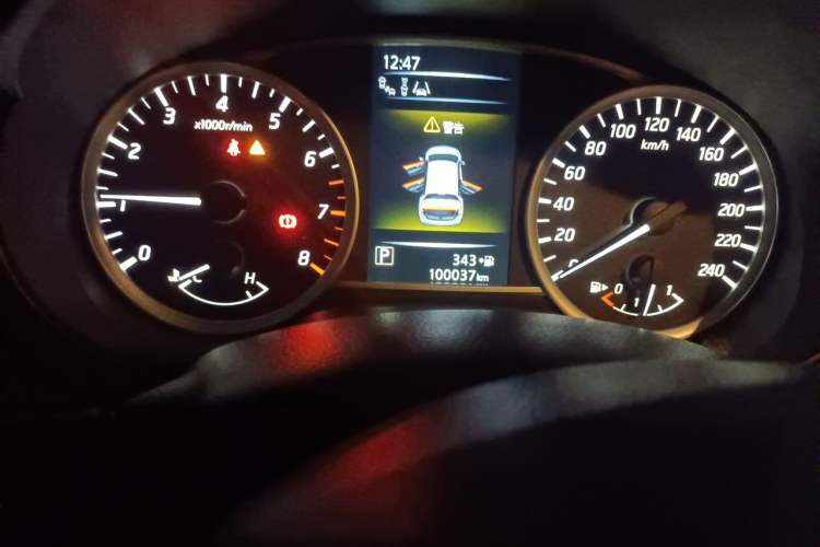 Used Nissan Tiida 2016 1.6L CVT Smart Drive Edition Odometer Close Up