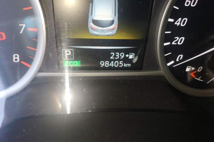 Used Nissan Tiida 2016 1.6L CVT Smart Drive Edition Odometer Close Up