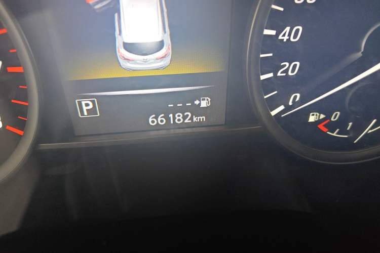 Used Nissan Tiida 2016 1.6L CVT Smart Drive Edition Odometer Close Up