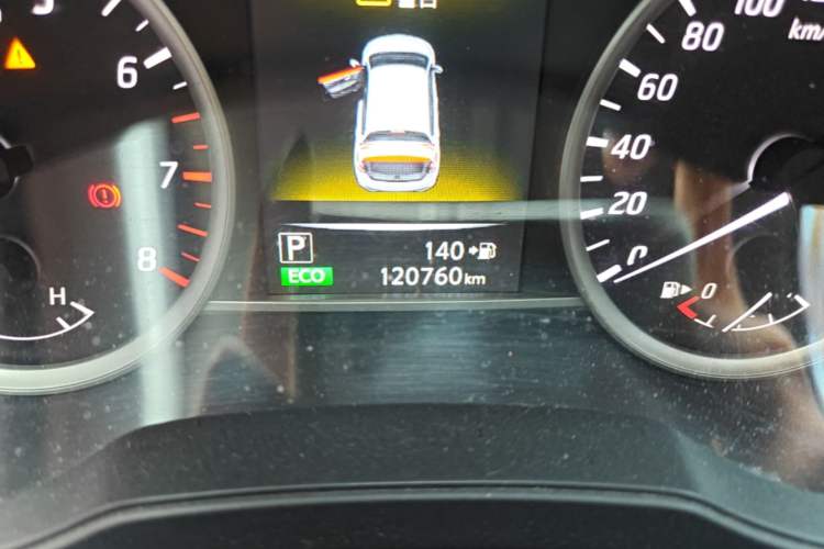 Used Nissan Tiida 2016 1.6L CVT Smart Drive Edition Odometer Close Up