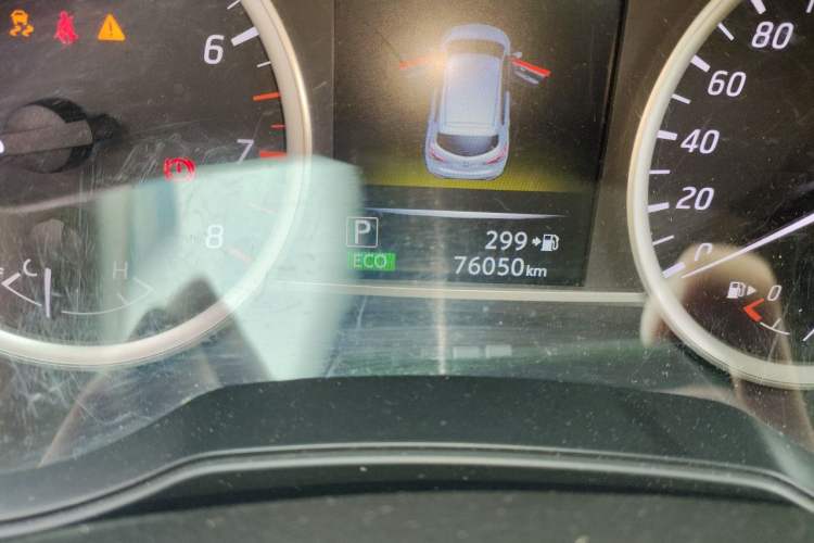 Used Nissan Tiida 2016 1.6L CVT Smart Drive Edition Odometer Close Up