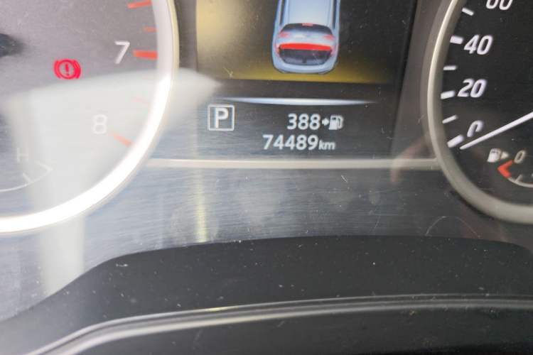 Used Nissan Tiida 2016 1.6L CVT ZhiZun Edition Odometer Close Up