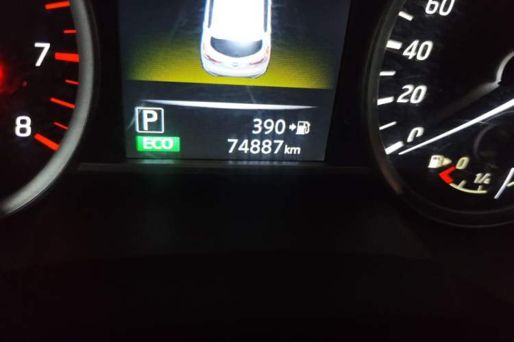 Used Nissan Tiida 2016 1.6L CVT Smart Drive Edition Odometer Close Up