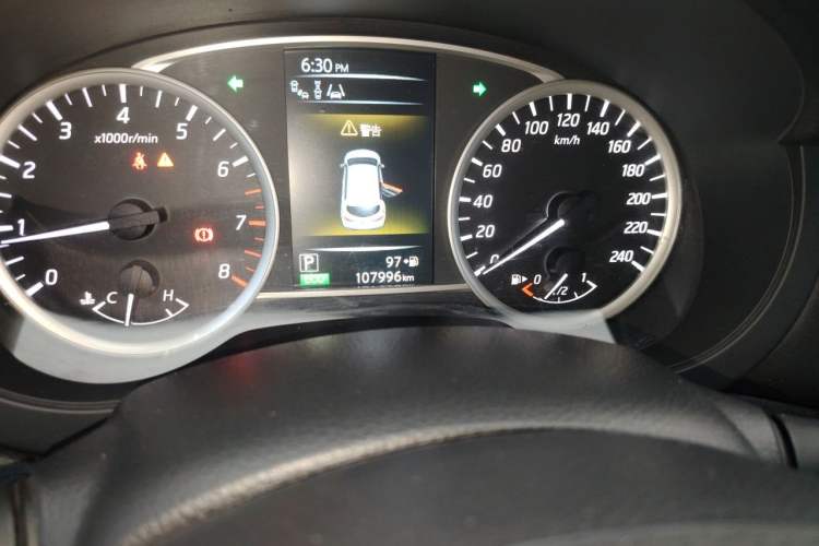 Used Nissan Tiida 2016 1.6L CVT Smart Drive Edition Odometer Close Up