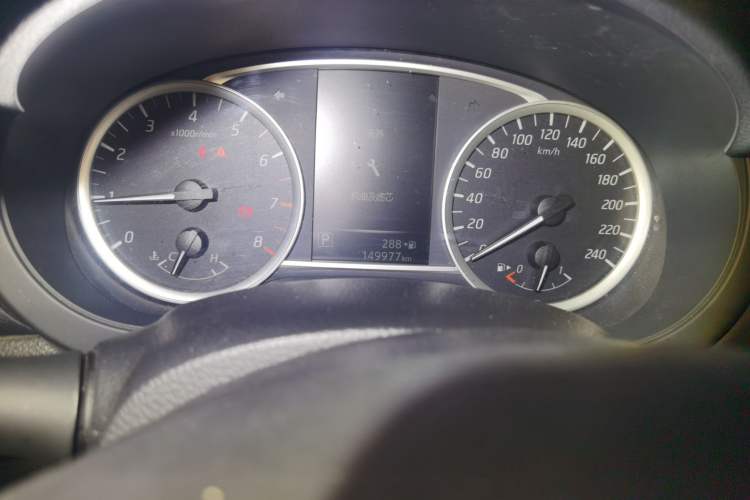Used Nissan Tiida 2016 1.6L CVT Smart Drive Edition Odometer Close Up