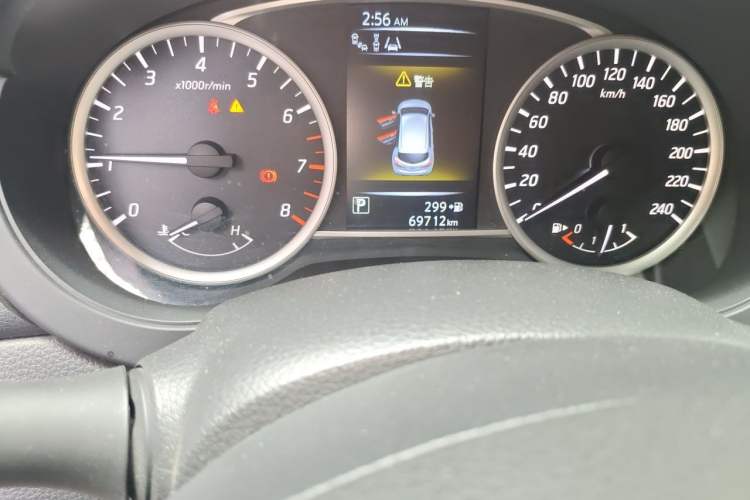 Used Nissan Tiida 2016 1.6L CVT Smart Drive Edition Odometer Close Up