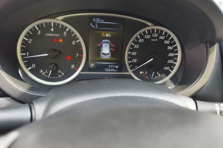 Used Nissan Tiida 2016 1.6L CVT Smart Drive Edition Odometer Close Up