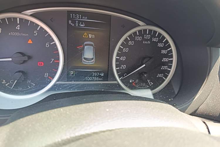 Used Nissan Tiida 2016 1.6L CVT Smart Drive Edition Odometer Close Up