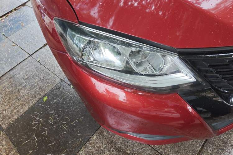 Used Nissan Tiida 2016 1.6L CVT Smart Drive Edition Right Front Headlight