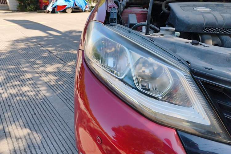 Used Nissan Tiida 2016 1.6L CVT Smart Drive Edition Right Front Headlight