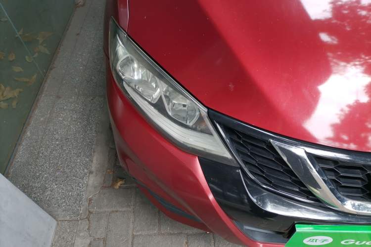 Used Nissan Tiida 2016 1.6L CVT Cool Dynamic Edition Right Front Headlight