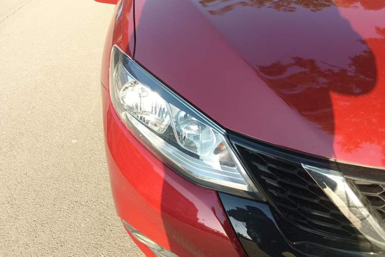 Used Nissan Tiida 2016 1.6L CVT Smart Drive Edition Right Front Headlight