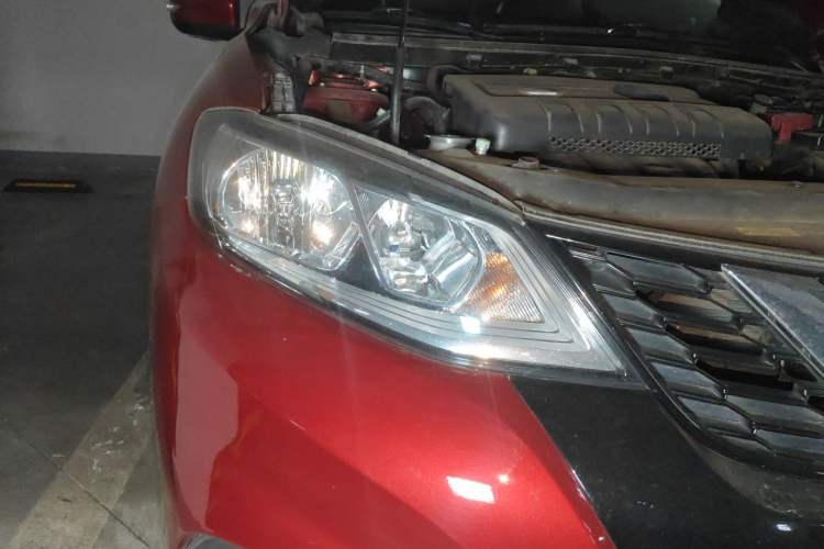Used Nissan Tiida 2016 1.6L CVT Smart Drive Edition Right Front Headlight