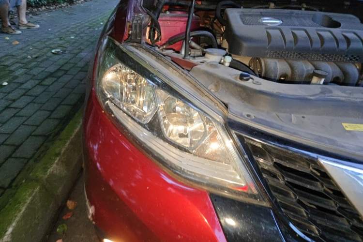 Used Nissan Tiida 2016 1.6L CVT Cool Dynamic Edition Right Front Headlight
