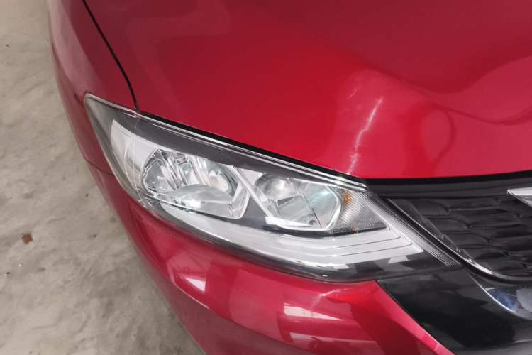 Used Nissan Tiida 2016 1.6L CVT Smart Drive Edition Right Front Headlight