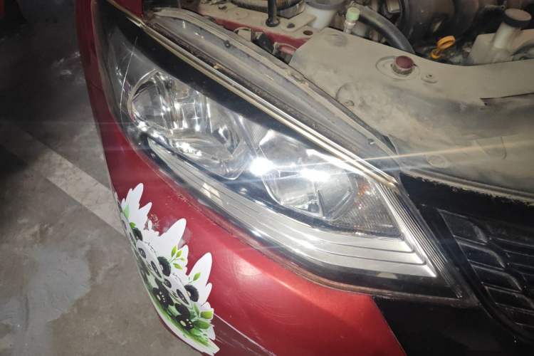 Used Nissan Tiida 2016 1.6L CVT Cool Dynamic Edition Right Front Headlight