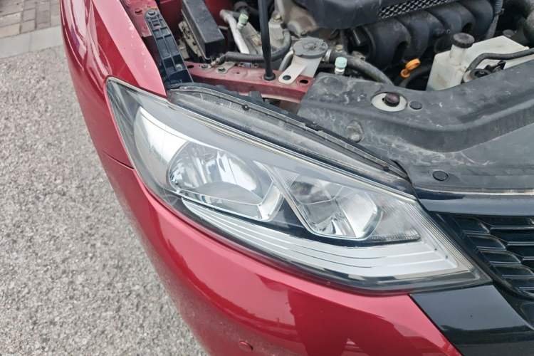 Used Nissan Tiida 2016 1.6L CVT Smart Drive Edition Right Front Headlight