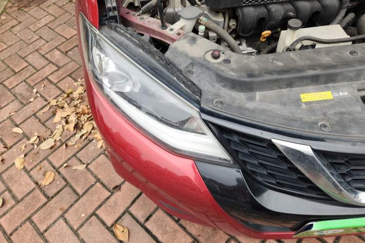 Used Nissan Tiida 2016 1.6L CVT ZhiZun Edition Right Front Headlight