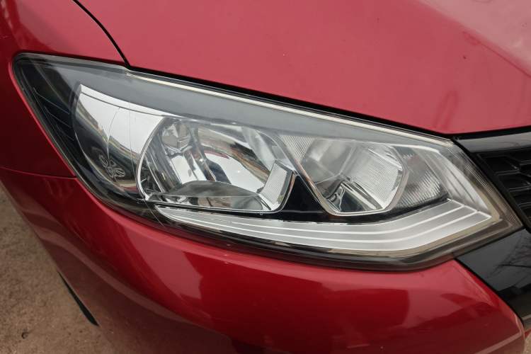 Used Nissan Tiida 2016 1.6L CVT Smart Drive Edition Right Front Headlight