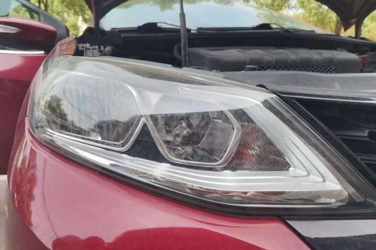Used Nissan Tiida 2016 1.6L CVT Smart Drive Edition Right Front Headlight
