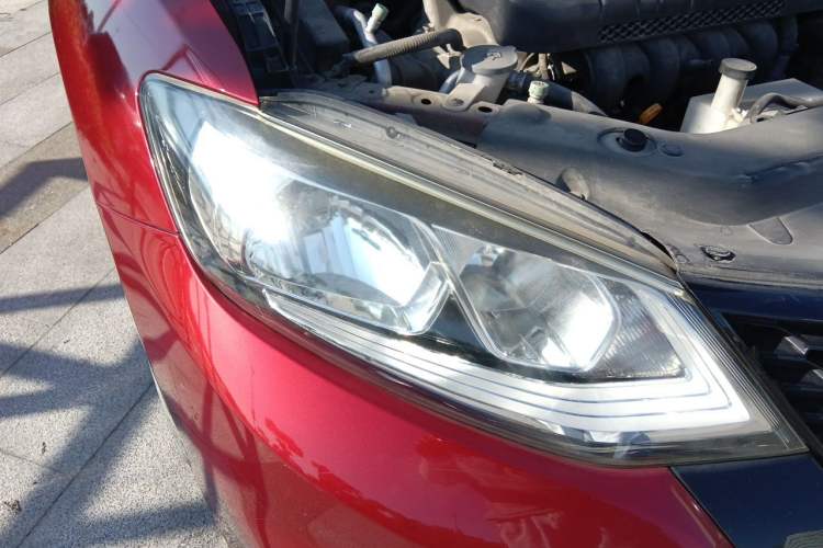 Used Nissan Tiida 2016 1.6L CVT Smart Drive Edition Right Front Headlight