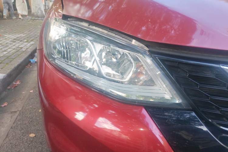 Used Nissan Tiida 2016 1.6L CVT Smart Drive Edition Right Front Headlight