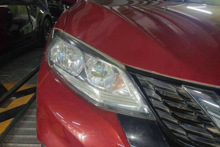 Used Nissan Tiida 2016 1.6L CVT Smart Drive Edition Right Front Headlight