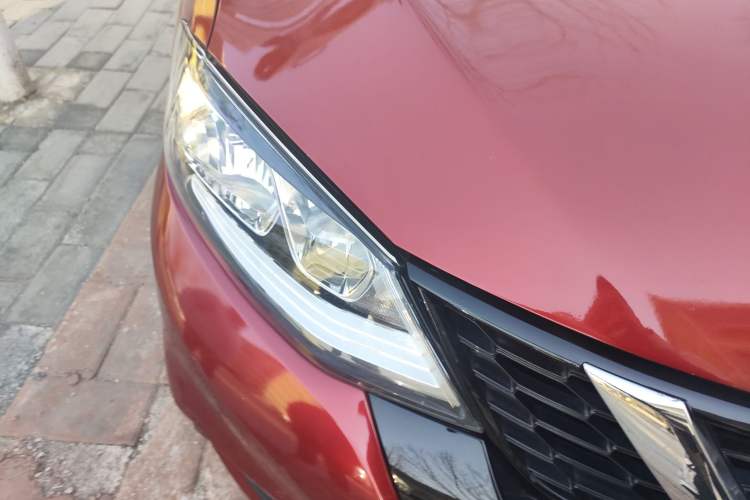 Used Nissan Tiida 2016 1.6L CVT Smart Drive Edition Right Front Headlight