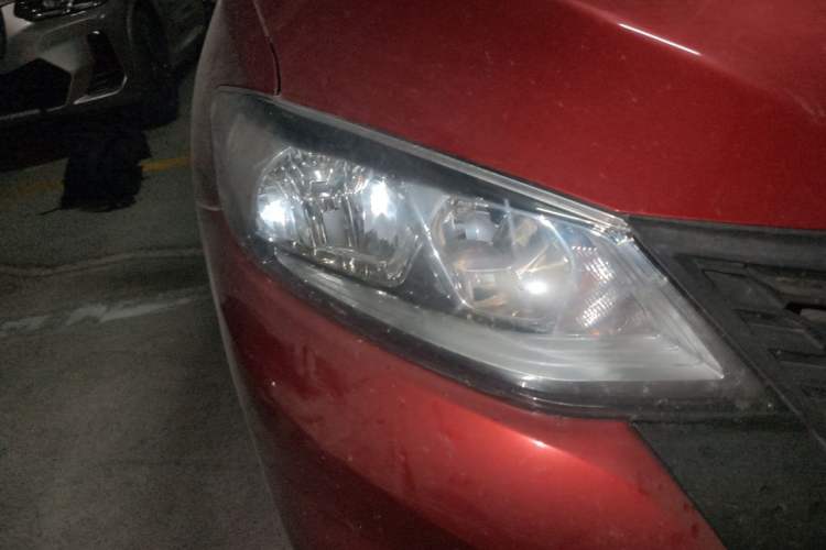 Used Nissan Tiida 2016 1.6L CVT Cool Dynamic Edition Right Front Headlight