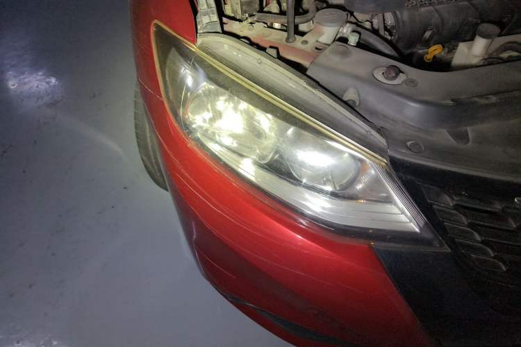 Used Nissan Tiida 2016 1.6L CVT Smart Drive Edition Right Front Headlight