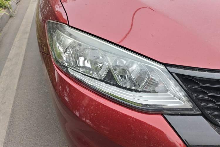 Used Nissan Tiida 2016 1.6L CVT Smart Drive Edition Right Front Headlight