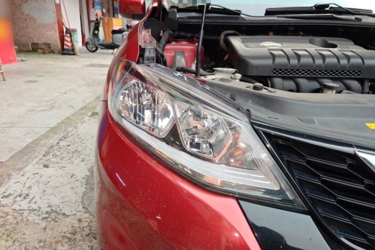 Used Nissan Tiida 2016 1.6L CVT Cool Dynamic Edition Right Front Headlight