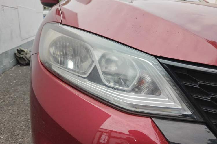 Used Nissan Tiida 2016 1.6L CVT Smart Drive Edition Right Front Headlight