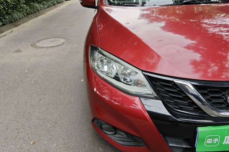 Used Nissan Tiida 2016 1.6L CVT Smart Drive Edition Right Front Headlight