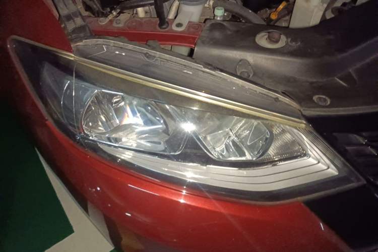 Used Nissan Tiida 2016 1.6L CVT Smart Drive Edition Right Front Headlight