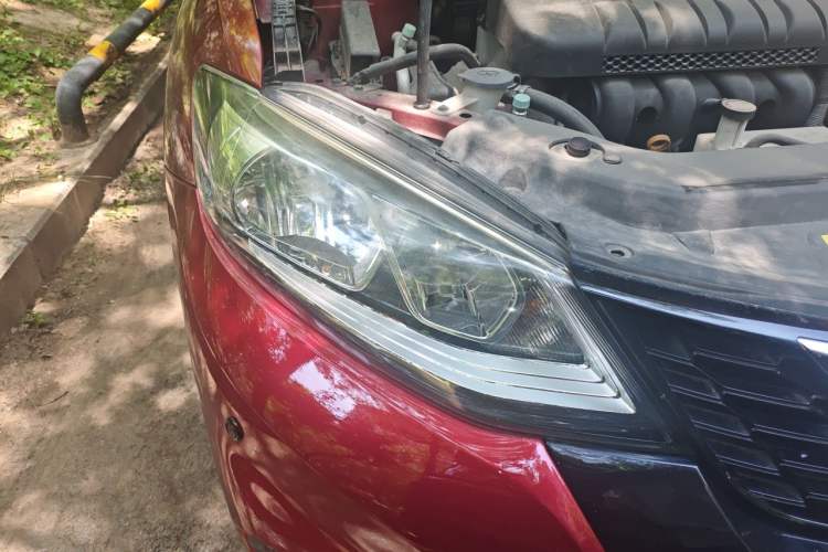 Used Nissan Tiida 2016 1.6L CVT Smart Drive Edition Right Front Headlight