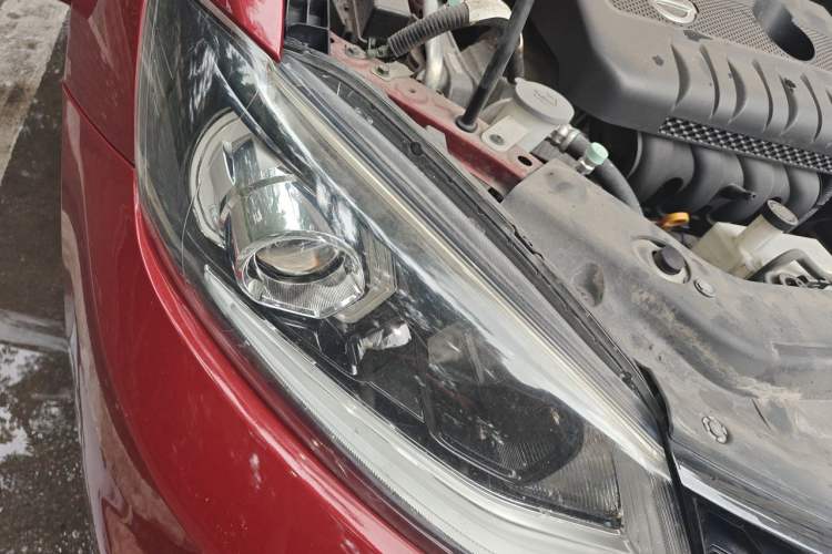 Used Nissan Tiida 2016 1.6L CVT ZhiZun Edition Right Front Headlight