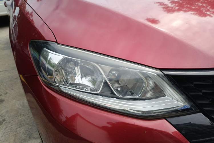 Used Nissan Tiida 2016 1.6L CVT Smart Drive Edition Right Front Headlight