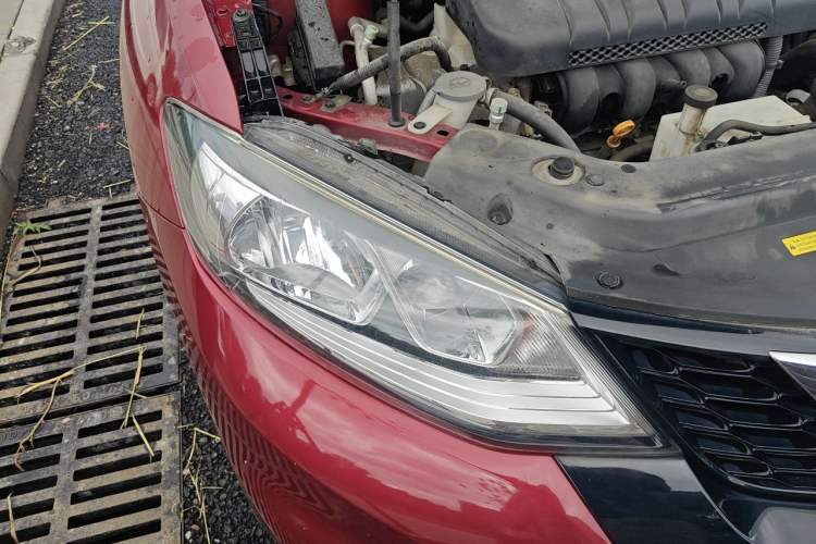 Used Nissan Tiida 2016 1.6L CVT Smart Drive Edition Right Front Headlight