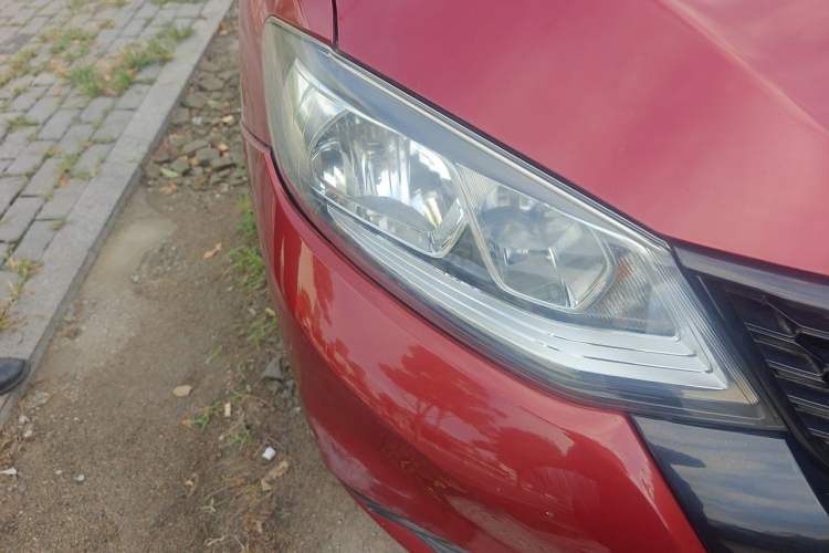 Used Nissan Tiida 2016 1.6L CVT Cool Dynamic Edition Right Front Headlight