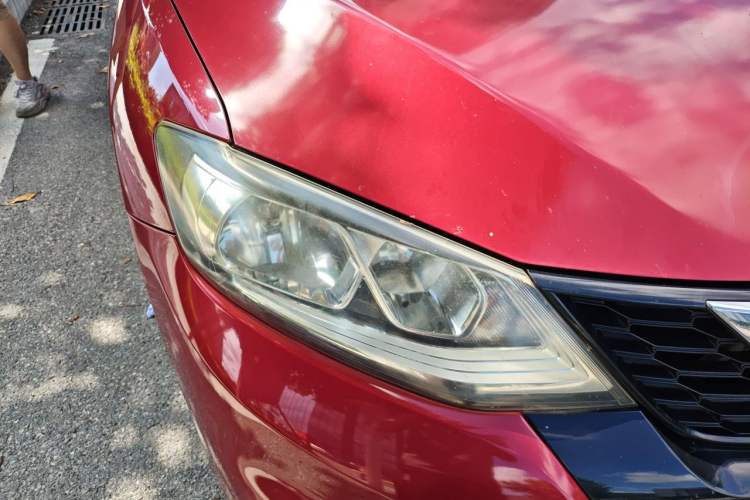 Used Nissan Tiida 2016 1.6L CVT Cool Dynamic Edition Right Front Headlight