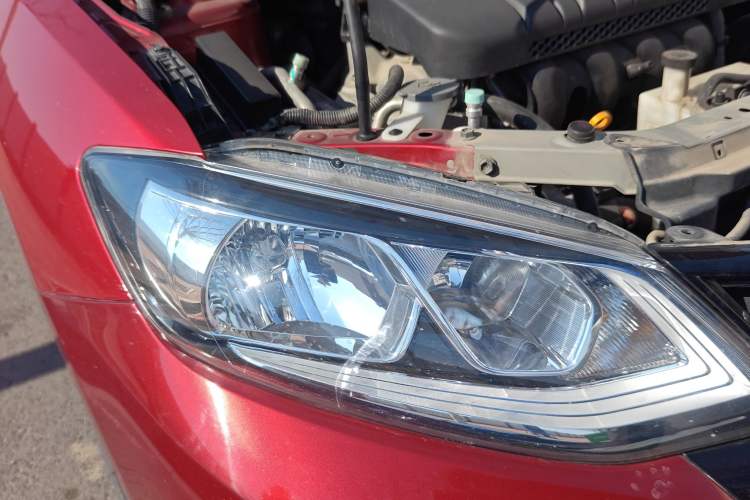 Used Nissan Tiida 2016 1.6L CVT Smart Drive Edition Right Front Headlight