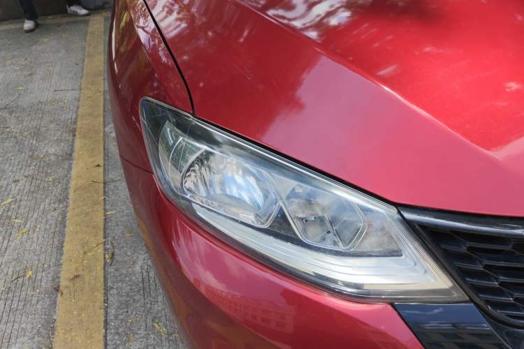 Used Nissan Tiida 2016 1.6L CVT Smart Drive Edition Right Front Headlight