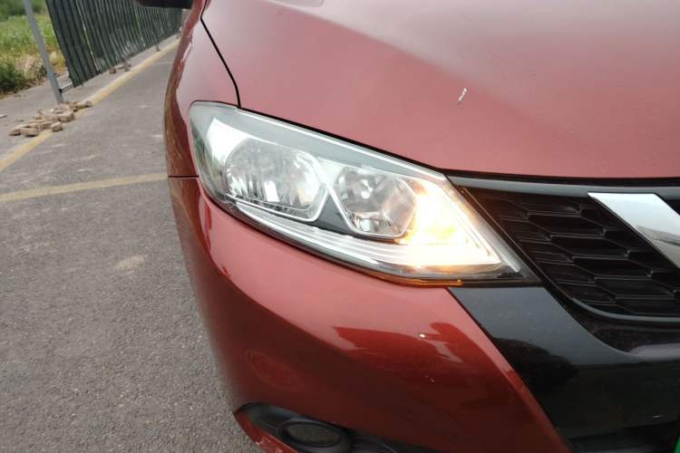 Used Nissan Tiida 2016 1.6L CVT Smart Drive Edition Right Front Headlight